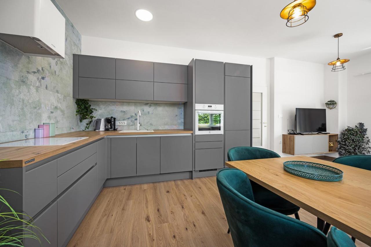 Luxury Apartments Lotus&Lovor Πούλα Εξωτερικό φωτογραφία
